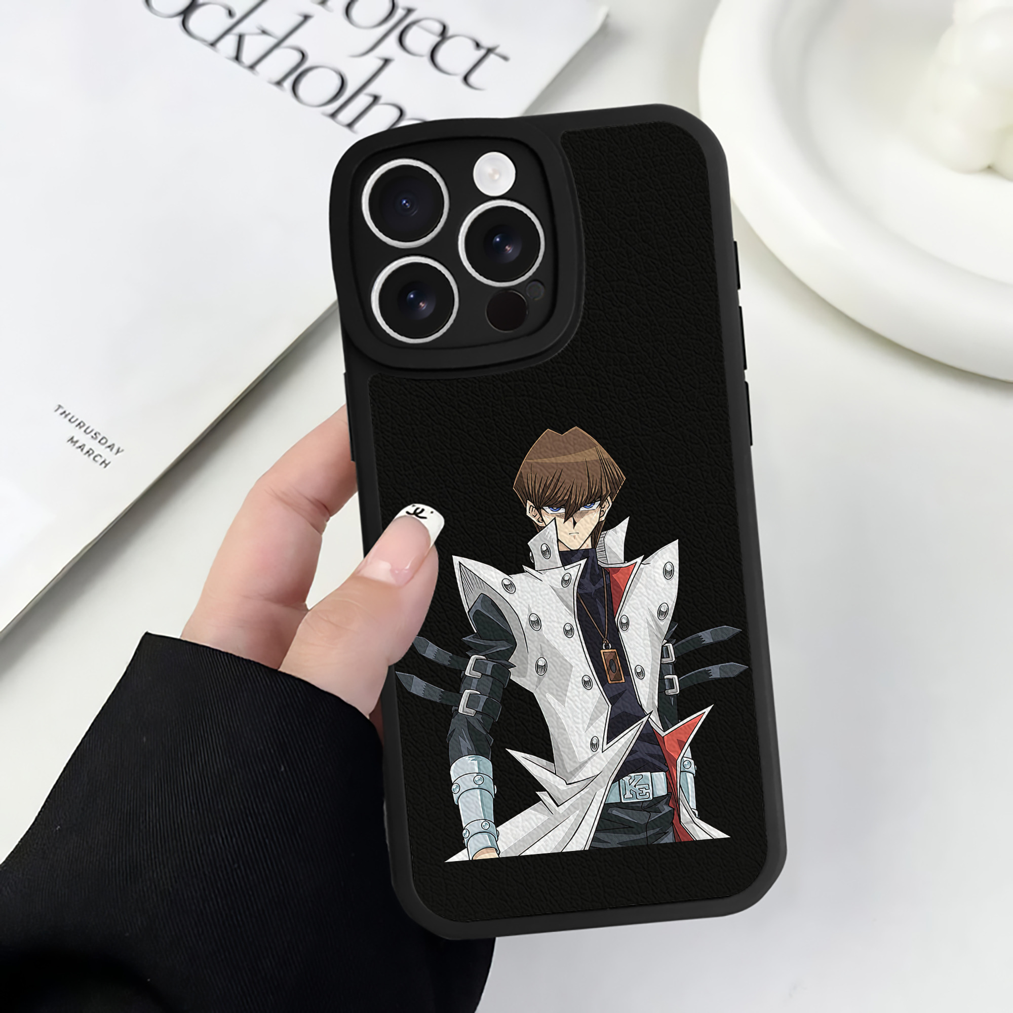 遊☆戯☆王 Yu-Gi-Oh! 【iPhone 16シリーズ対応】シリコンスマホケース（レザー調） 材質：シリコン